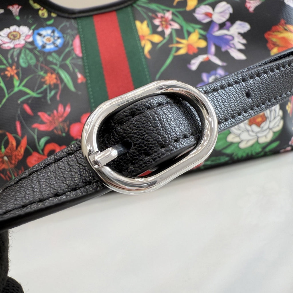 Gucci Black Leather Double G Tote Bag