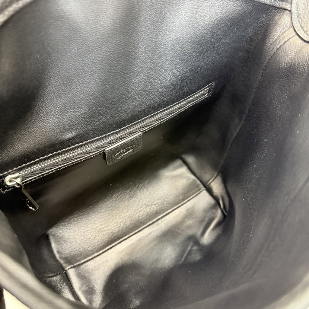 Gucci Black Leather Lock Handbag