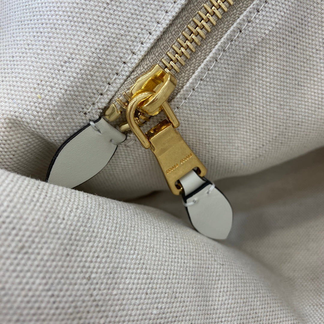 Miu Miu White Leather Letter-Motif Tote Bag