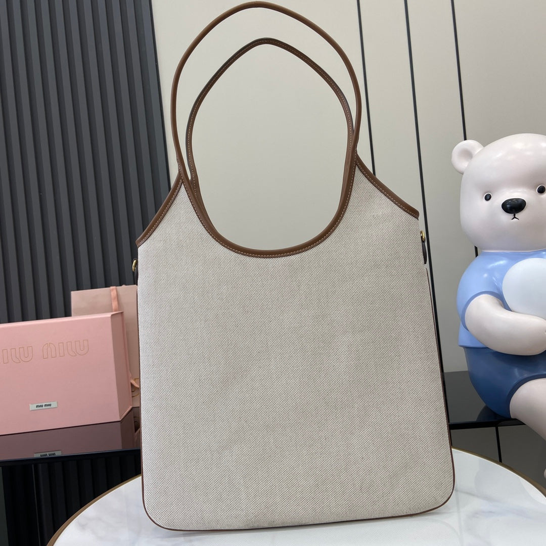 Miu Miu White Leather Letter-Motif Chain-Detail Chain-Strap Tote Bag