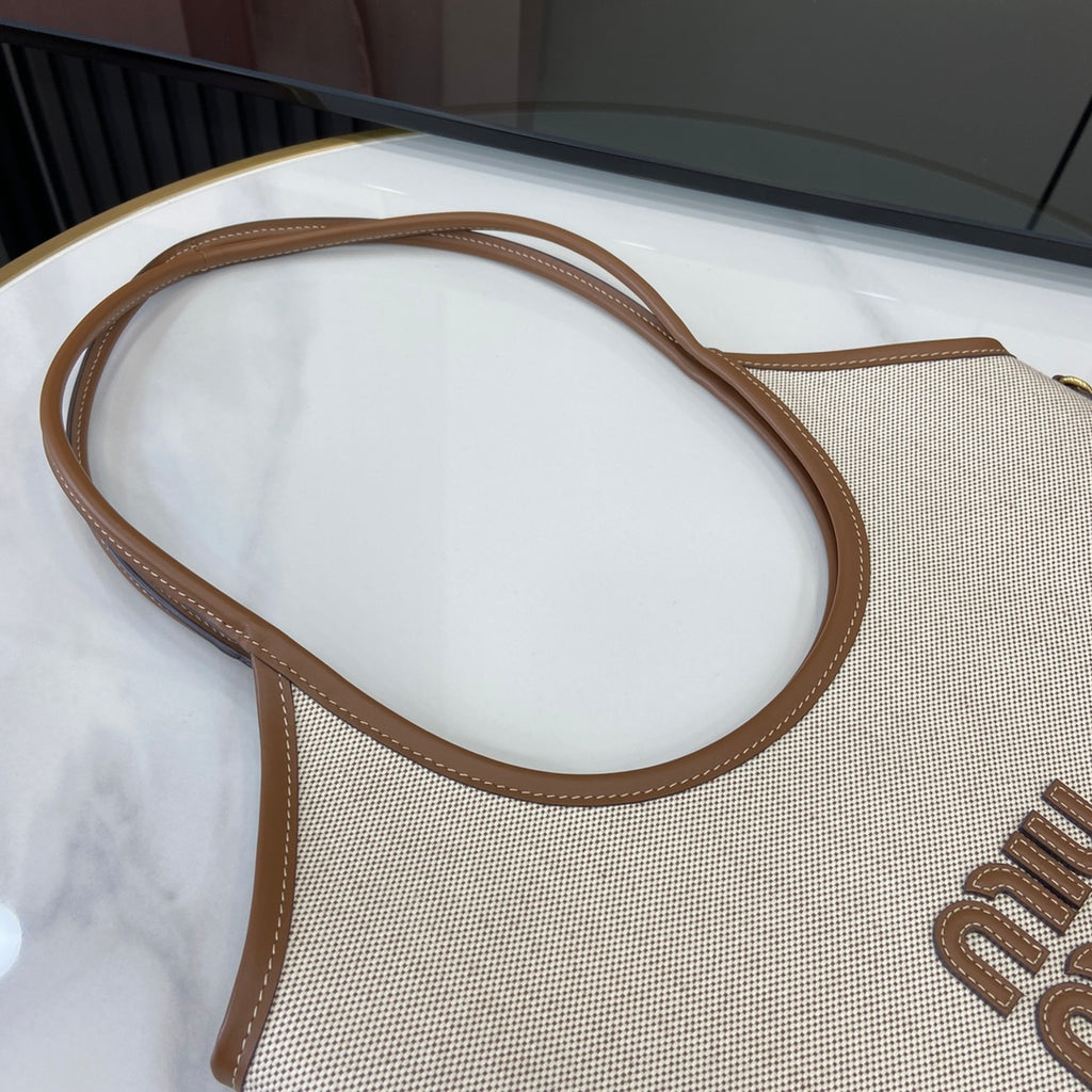 Miu Miu White Leather Letter-Motif Chain-Detail Chain-Strap Tote Bag