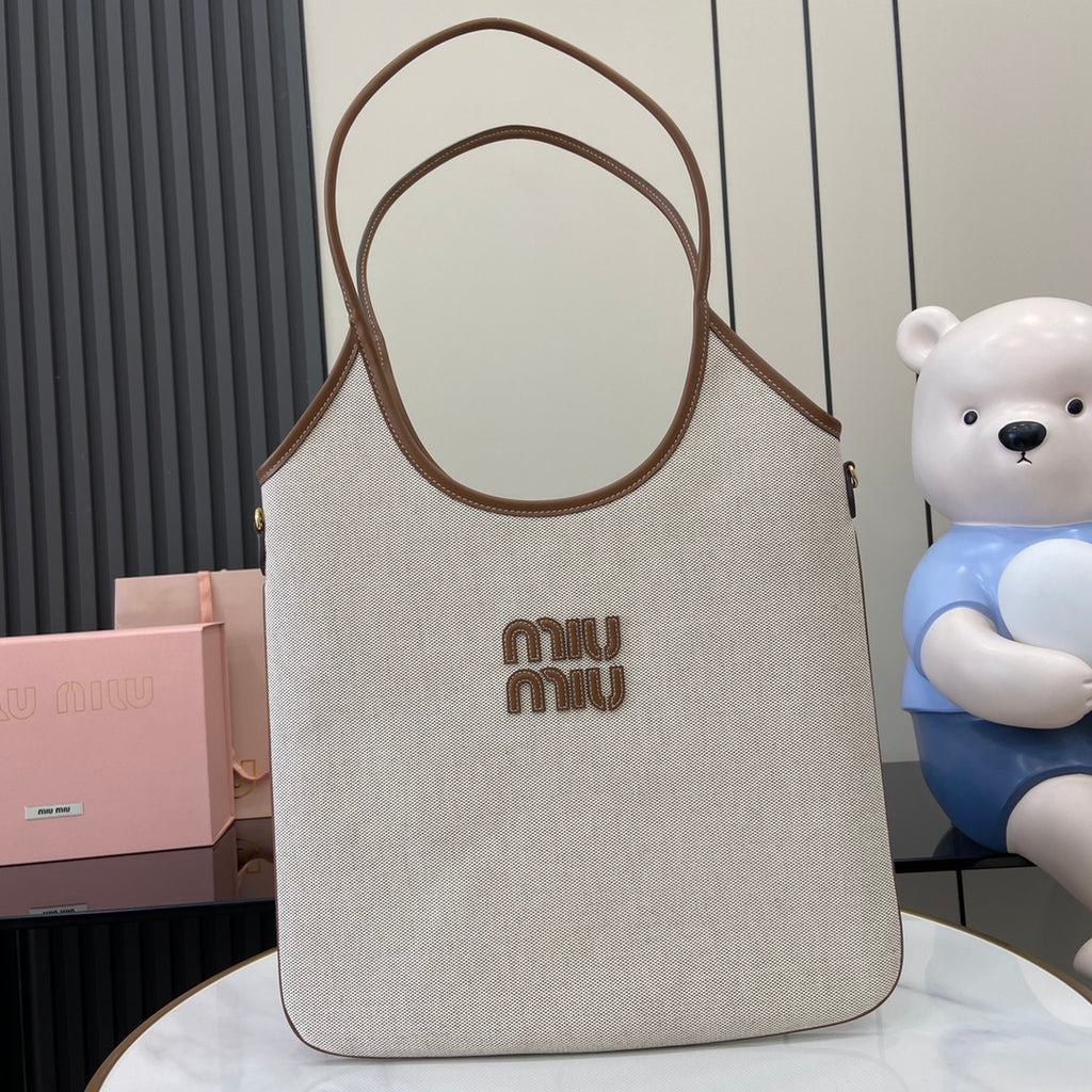 Miu Miu White Leather Letter-Motif Chain-Detail Chain-Strap Tote Bag