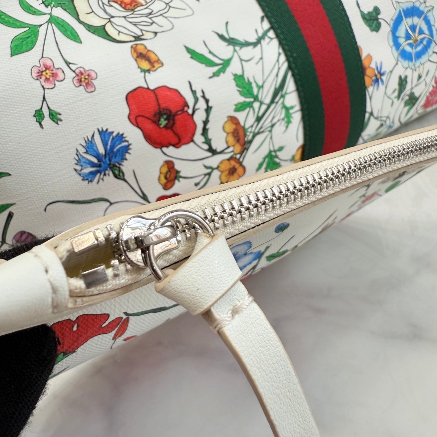 Gucci White Leather Double G Printed Tote Bag
