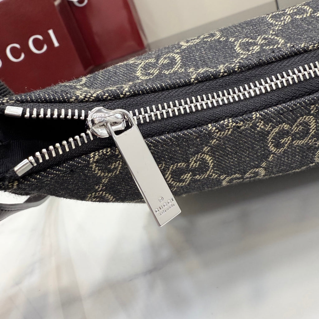 Gucci Black Nylon Card Holder