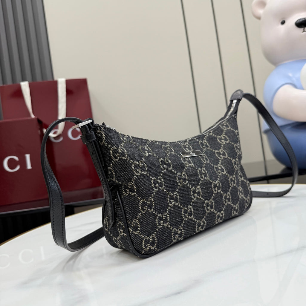 Gucci Black Nylon Card Holder