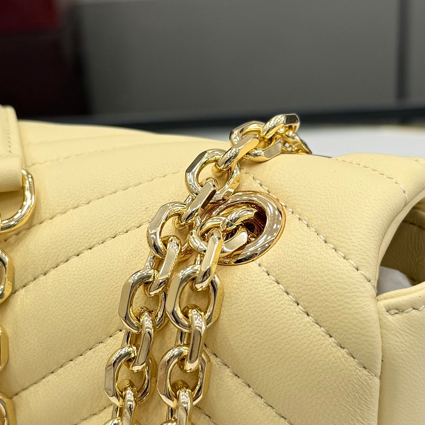 Gucci GG Marmont Yellow Lambskin Leather Chain-Detail Double G Handbag