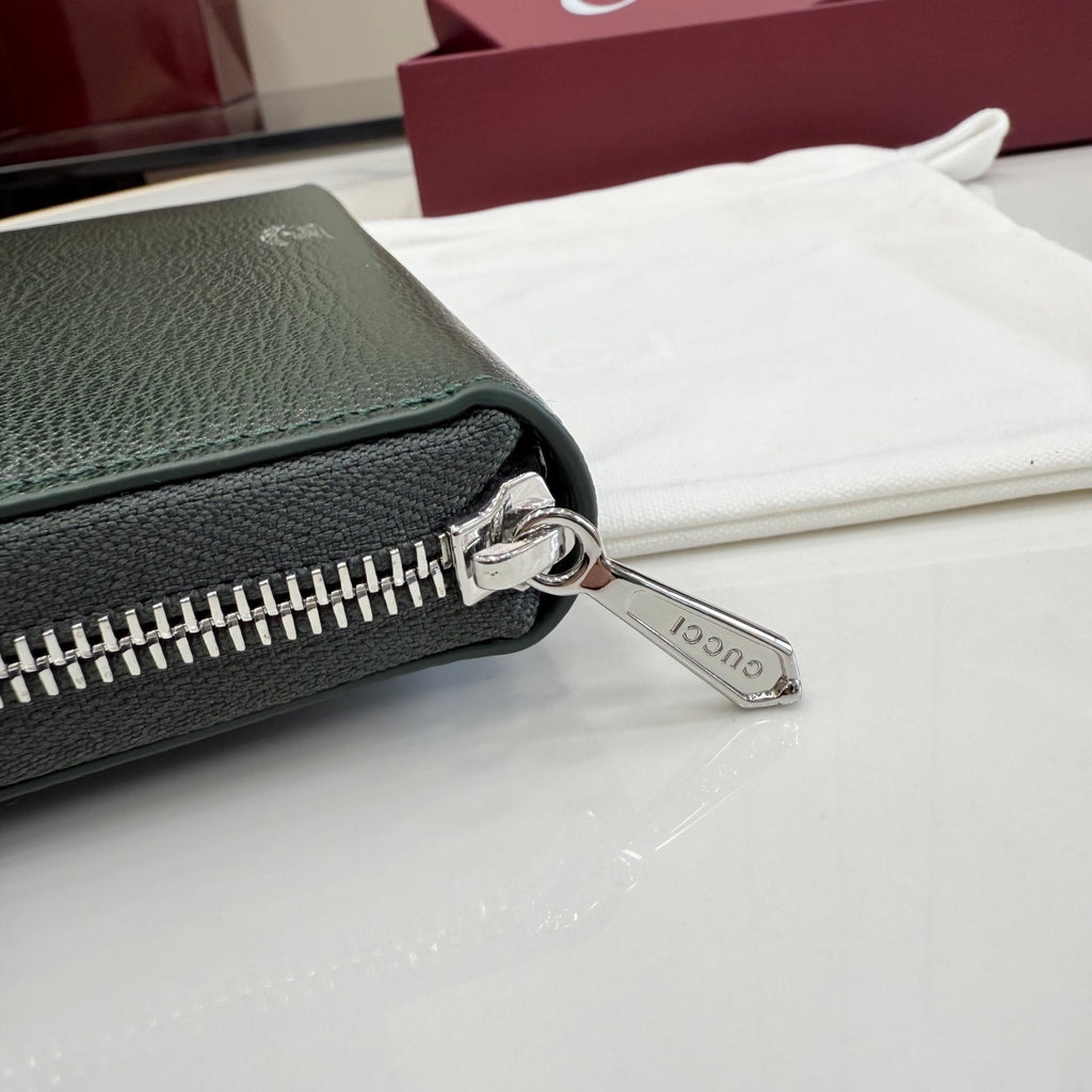 Gucci Green Leather Clutch