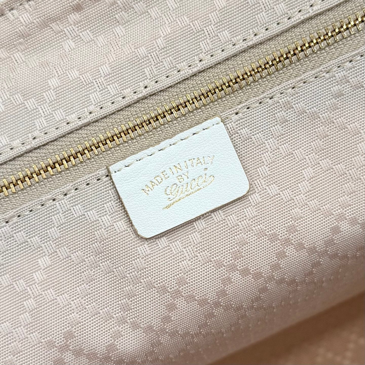 Gucci White Leather Horsebit Striped Quilted Handbag