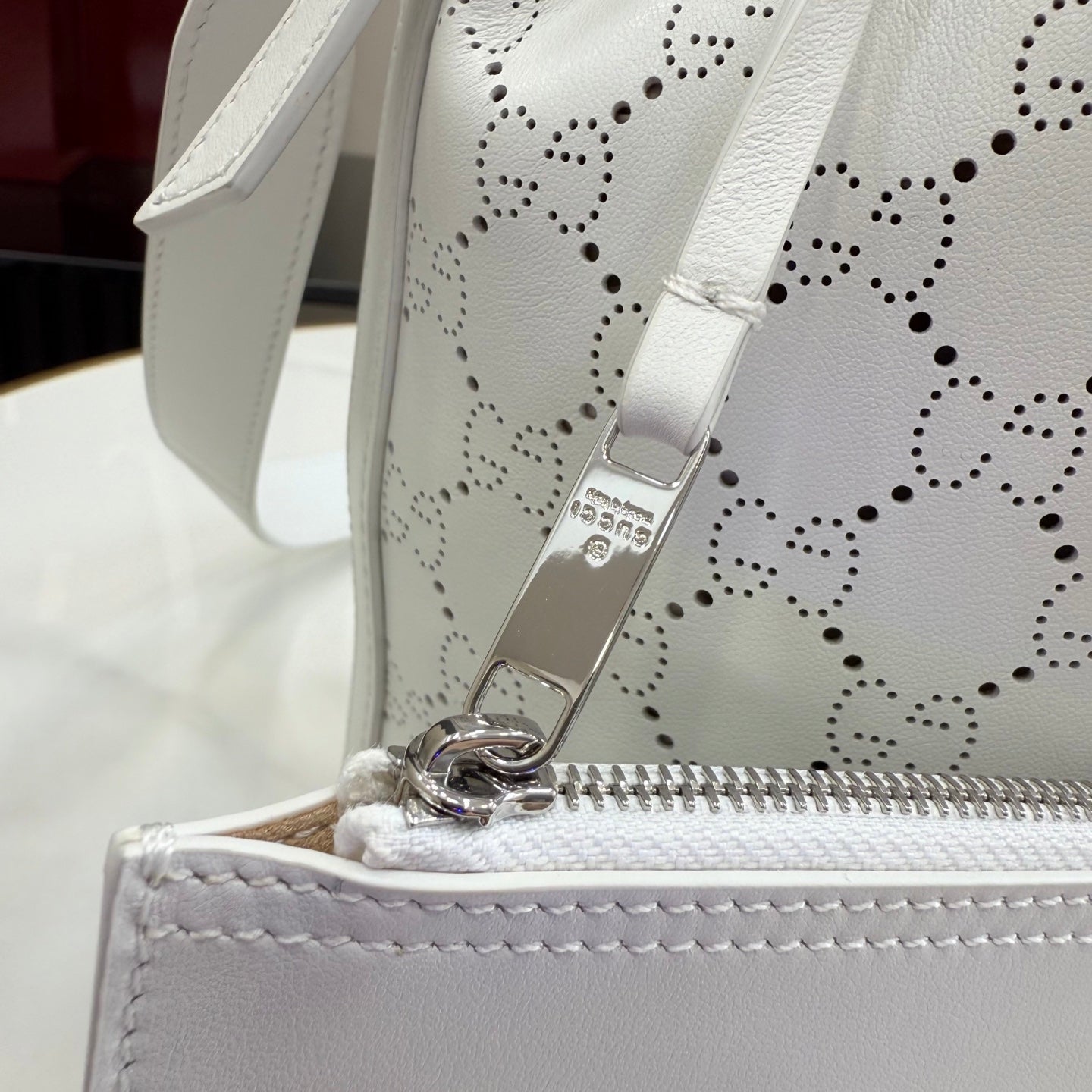 Gucci White Leather Drawstring Bag