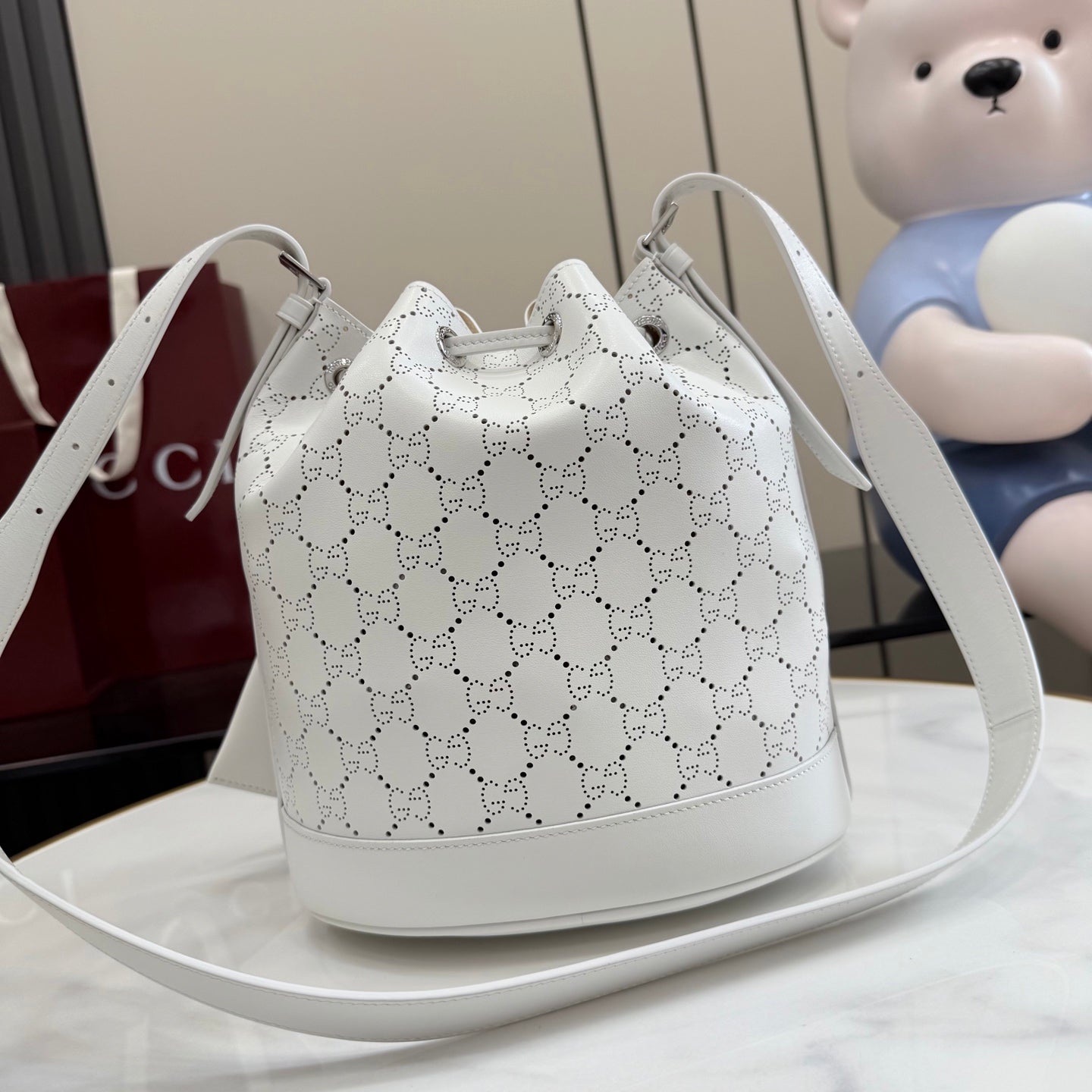 Gucci White Leather Drawstring Bag
