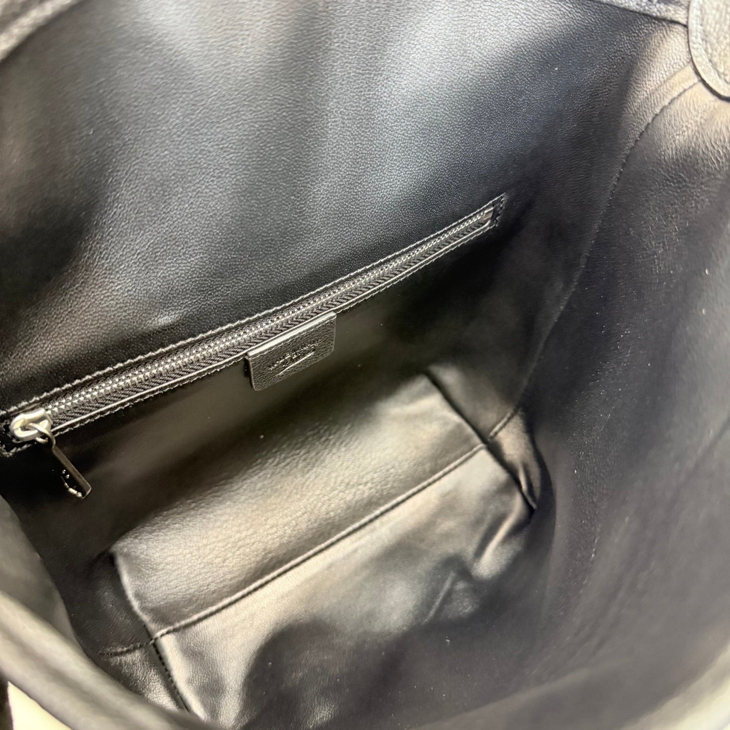 Gucci Black Leather Lock-Detail Lock Handbag