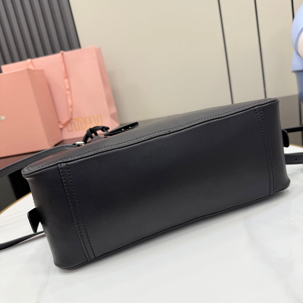 Gucci Black Linen Letter-Motif Vintage-Finish Bag