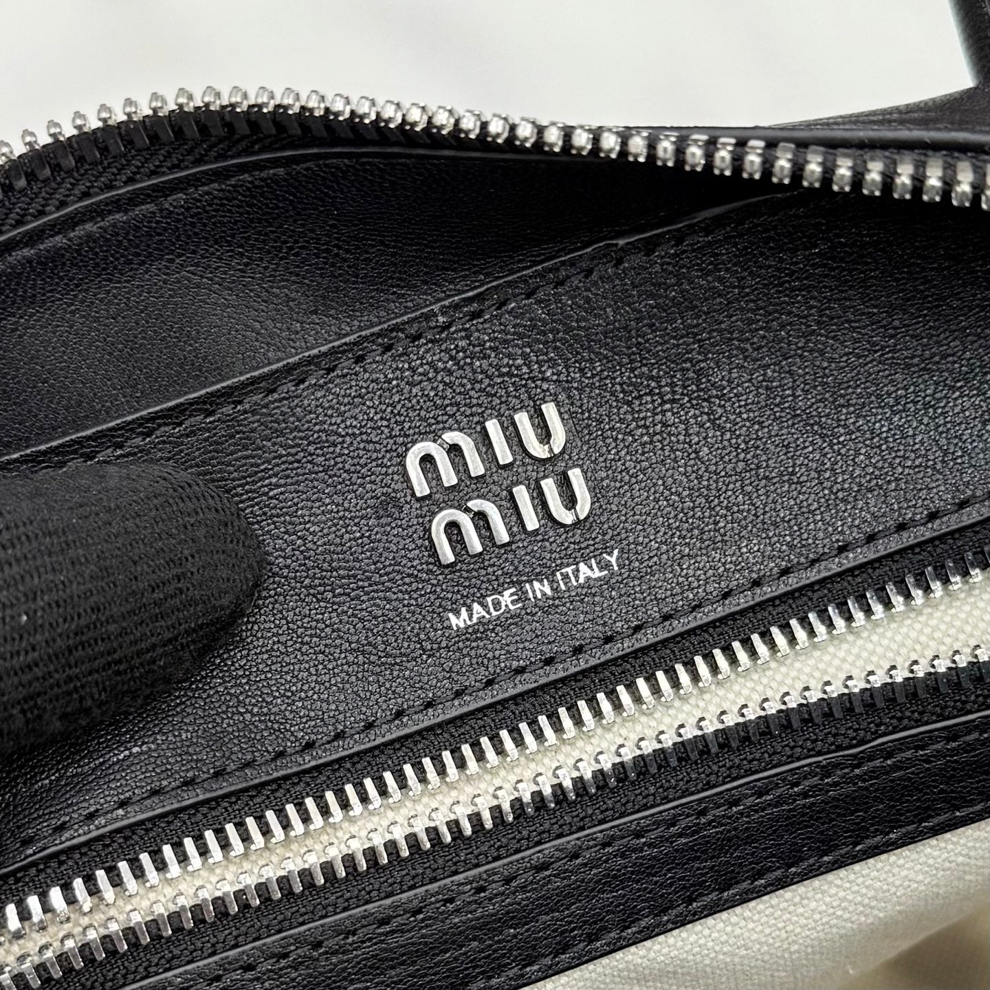 Gucci Black Linen Letter-Motif Vintage-Finish Bag