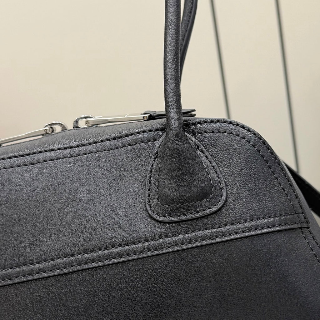 Gucci Black Linen Letter-Motif Vintage-Finish Bag