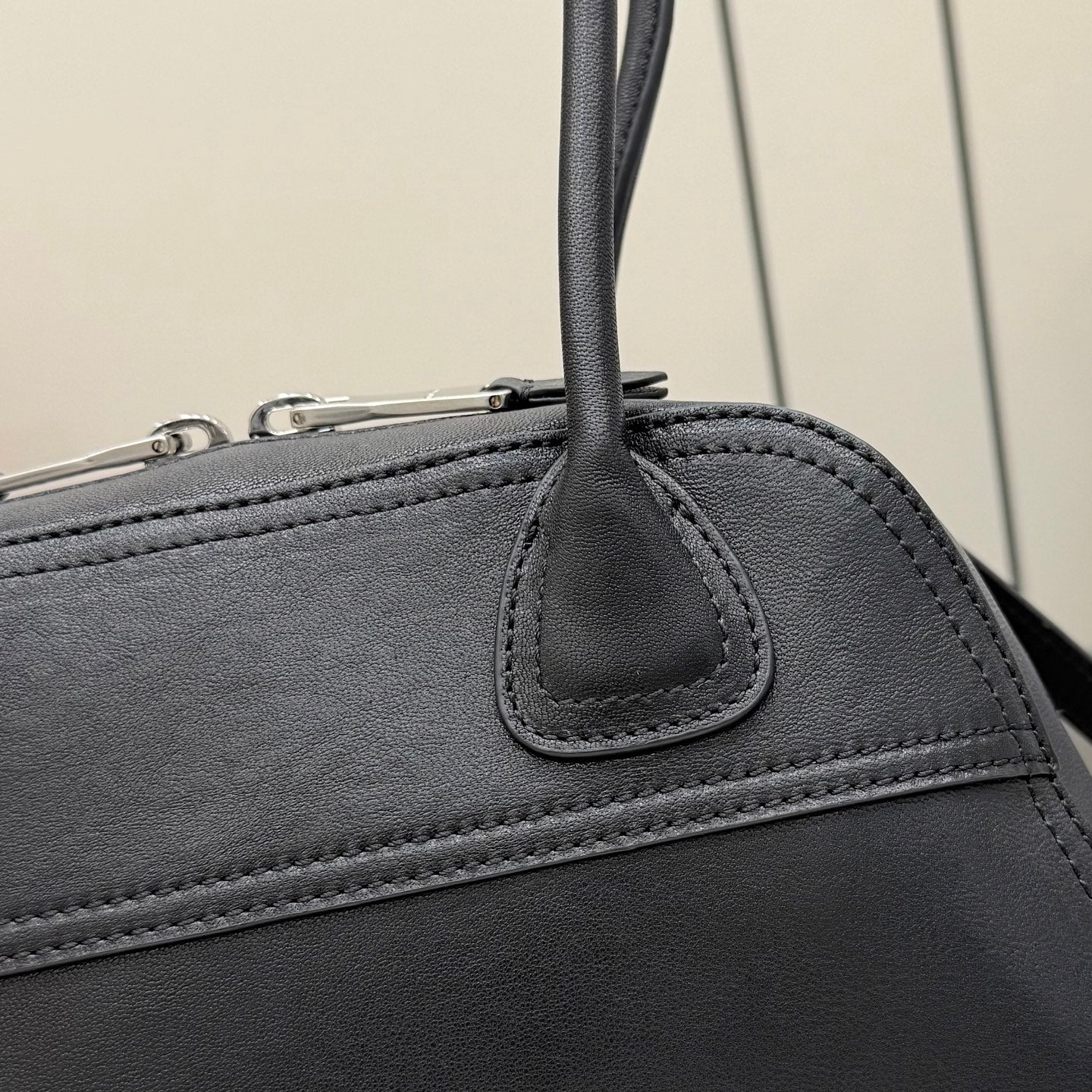 Gucci Black Linen Letter-Motif Vintage-Finish Bag